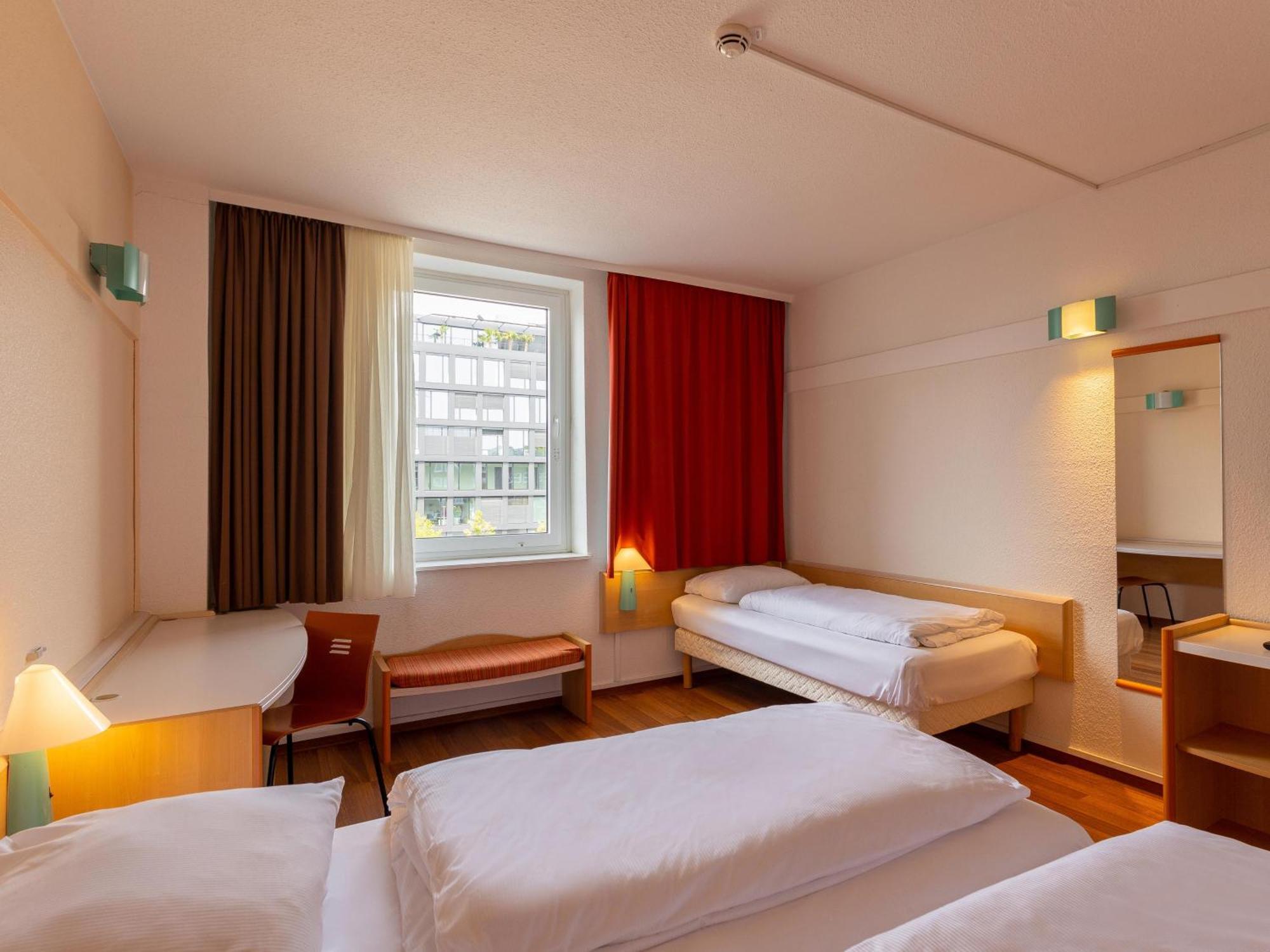 B&B Hotel Duisburg Hbf-Nord Exteriör bild