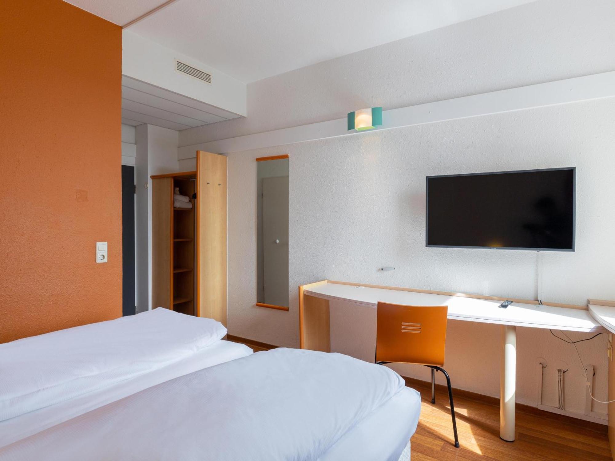 B&B Hotel Duisburg Hbf-Nord Exteriör bild