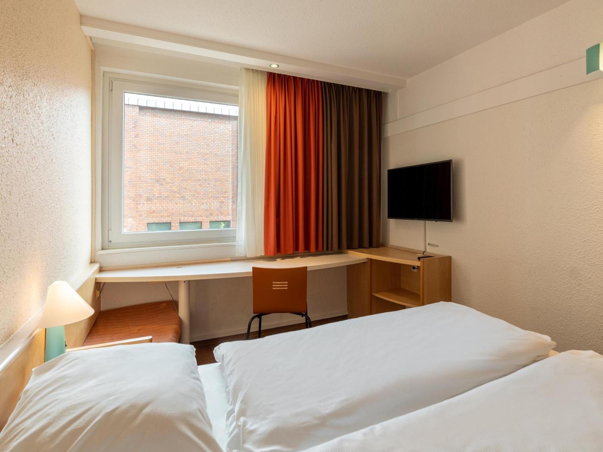 B&B Hotel Duisburg Hbf-Nord Exteriör bild