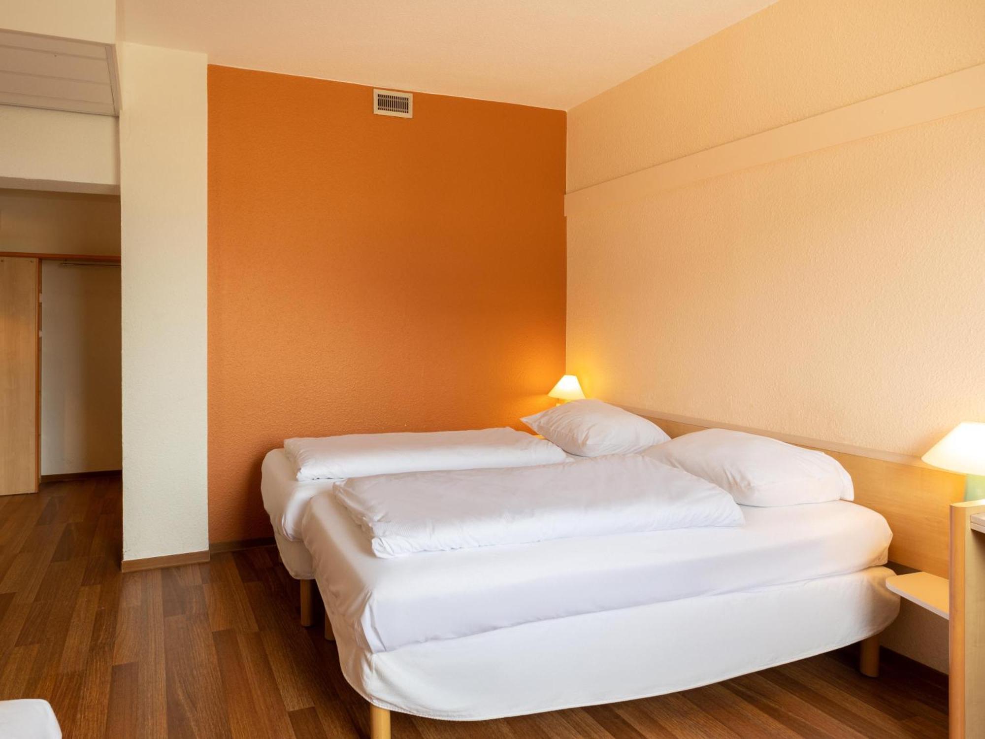 B&B Hotel Duisburg Hbf-Nord Exteriör bild