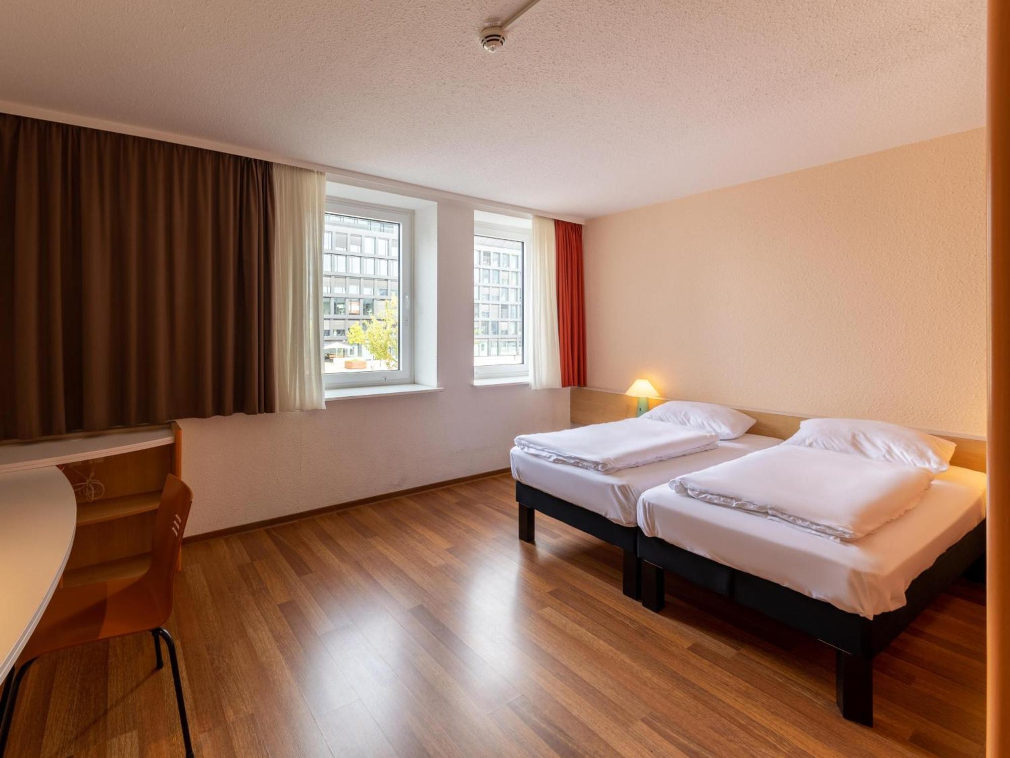 B&B Hotel Duisburg Hbf-Nord Exteriör bild