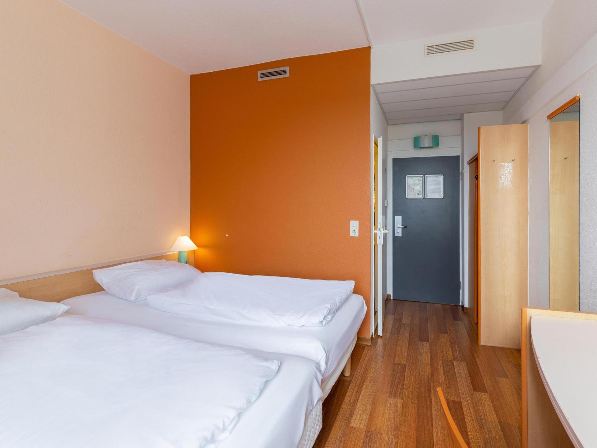 B&B Hotel Duisburg Hbf-Nord Exteriör bild